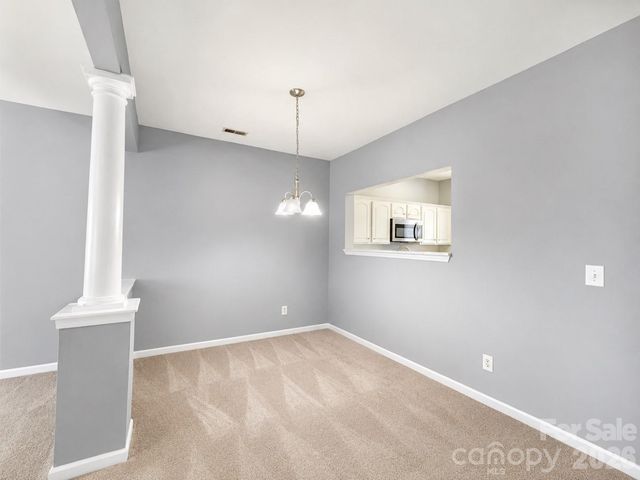 9815 Treeside Lane, Matthews, NC 28105