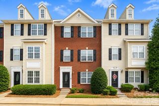 9815 Treeside Lane, Matthews, NC 28105