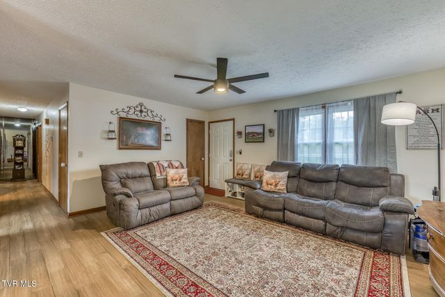 1014 Cedar Hills Drive, Church Hill, TN 37642
