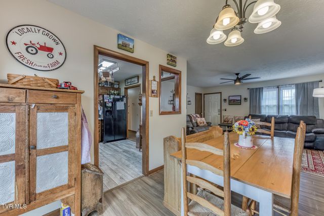 1014 Cedar Hills Drive, Church Hill, TN 37642