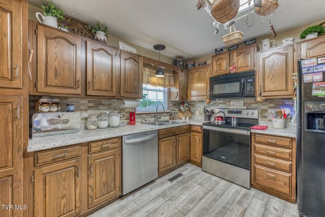 1014 Cedar Hills Drive, Church Hill, TN 37642