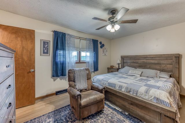 1014 Cedar Hills Drive, Church Hill, TN 37642