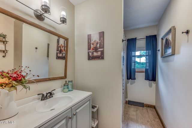 1014 Cedar Hills Drive, Church Hill, TN 37642
