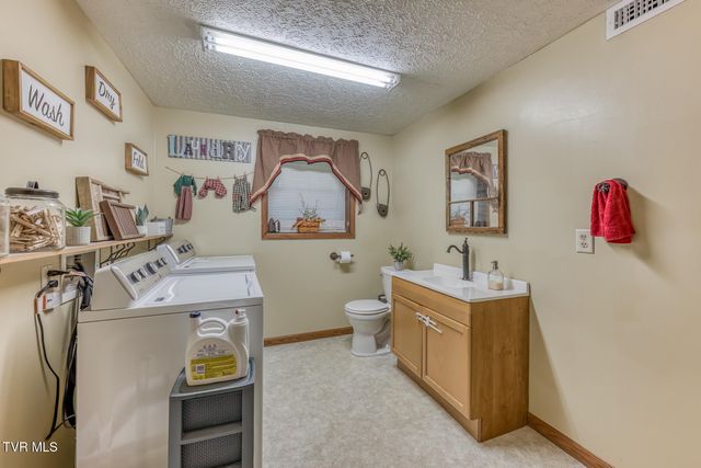 1014 Cedar Hills Drive, Church Hill, TN 37642
