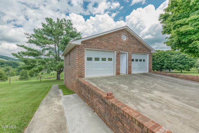 1014 Cedar Hills Drive, Church Hill, TN 37642