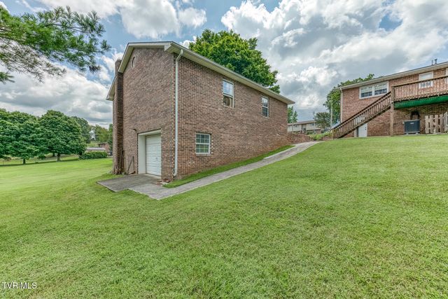 1014 Cedar Hills Drive, Church Hill, TN 37642