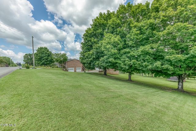 1014 Cedar Hills Drive, Church Hill, TN 37642
