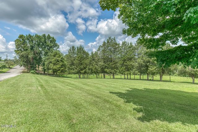 1014 Cedar Hills Drive, Church Hill, TN 37642