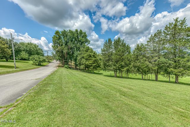 1014 Cedar Hills Drive, Church Hill, TN 37642