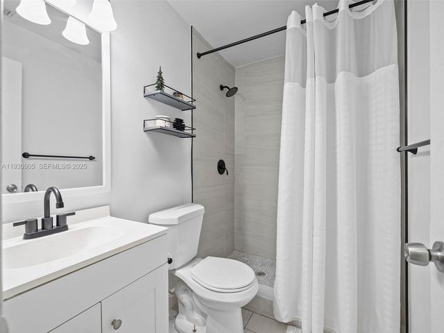 11065 NW 38th Pl, Sunrise, FL 33351