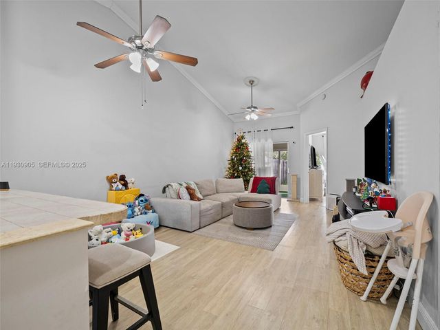 11065 NW 38th Pl, Sunrise, FL 33351