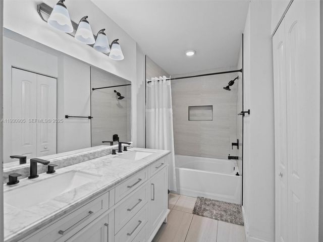 11065 NW 38th Pl, Sunrise, FL 33351