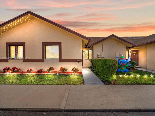 11065 NW 38th Pl, Sunrise, FL 33351