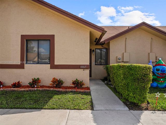 11065 NW 38th Pl, Sunrise, FL 33351