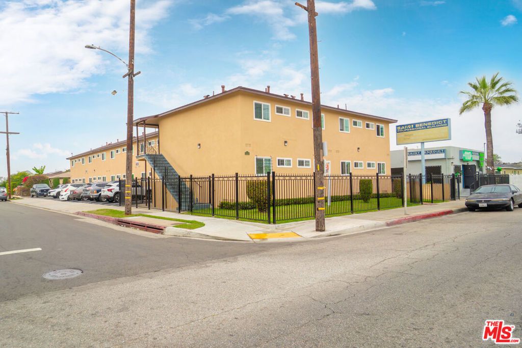 11123 S Inglewood Avenue, Inglewood, CA 90304 — exterior