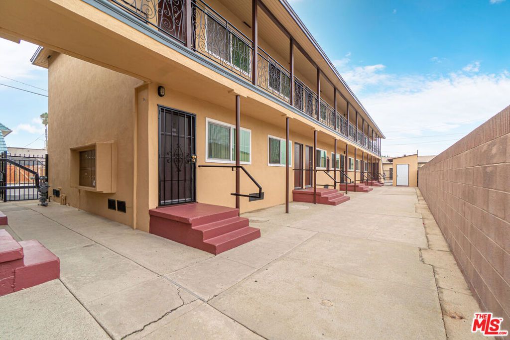 11123 S Inglewood Avenue, Inglewood, CA 90304 — photo 3