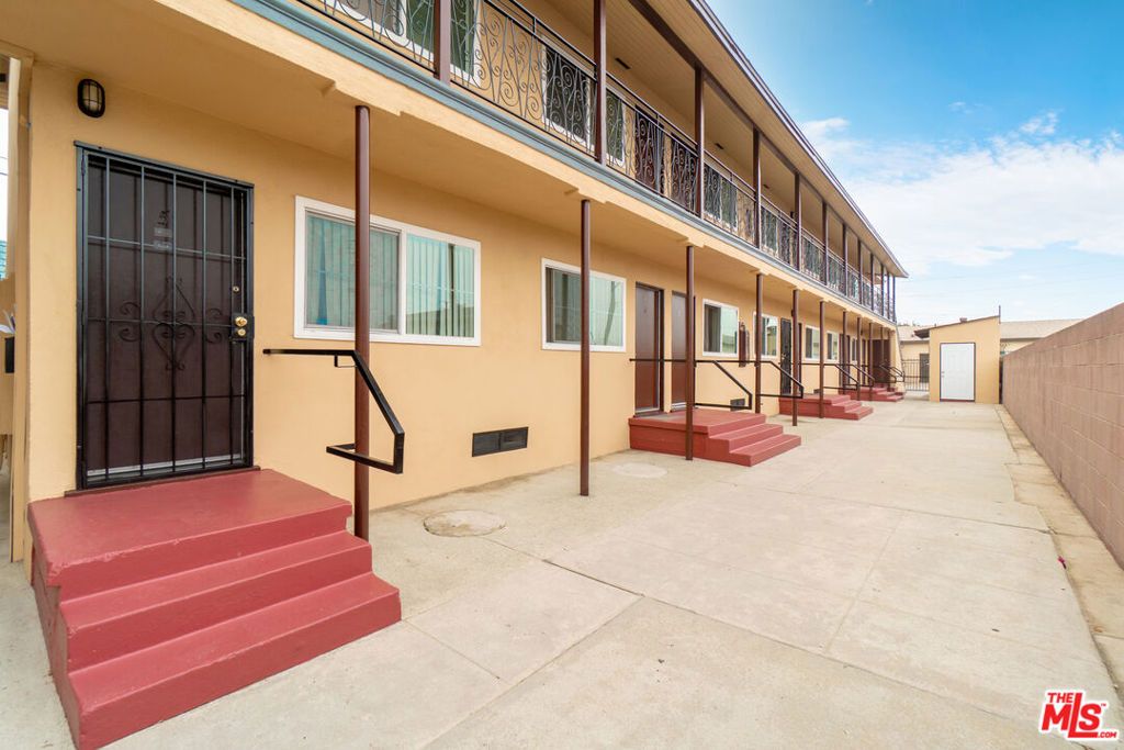 11123 S Inglewood Avenue, Inglewood, CA 90304 — photo 4