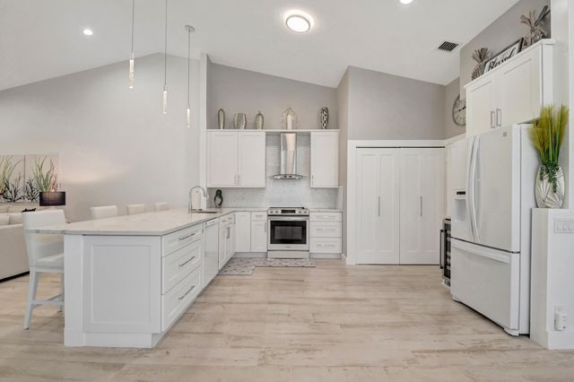 6189 Petunia Road, Delray Beach, FL 33484