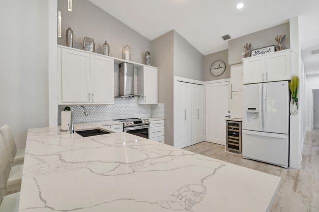 6189 Petunia Road, Delray Beach, FL 33484