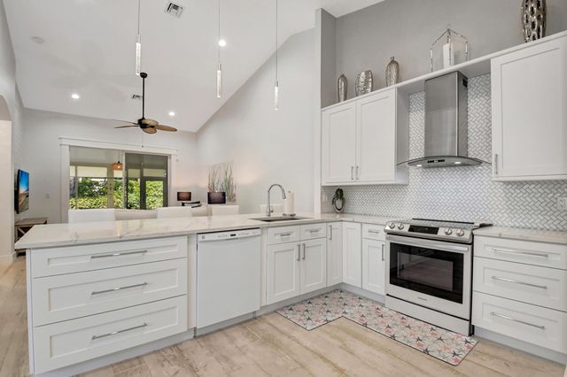 6189 Petunia Road, Delray Beach, FL 33484