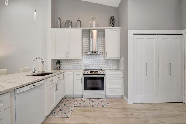 6189 Petunia Road, Delray Beach, FL 33484