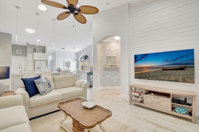 6189 Petunia Road, Delray Beach, FL 33484