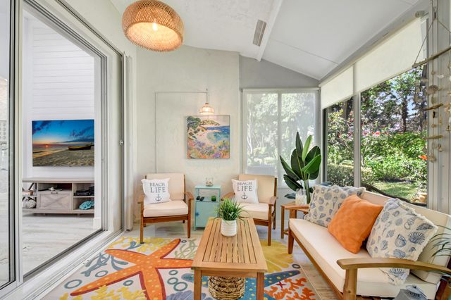 6189 Petunia Road, Delray Beach, FL 33484