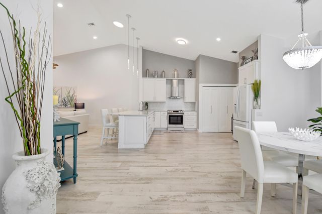 6189 Petunia Road, Delray Beach, FL 33484