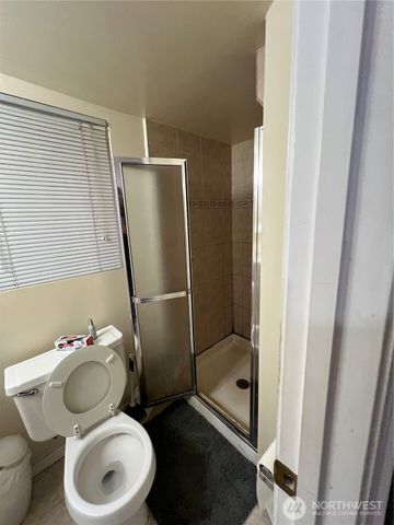 5031 12th Avenue NE, Seattle, WA 98105