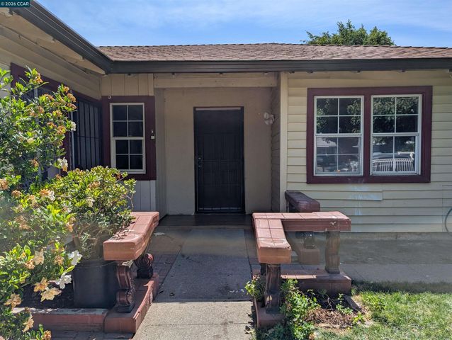 2113 Abbott Ave, Pittsburg, CA 94565