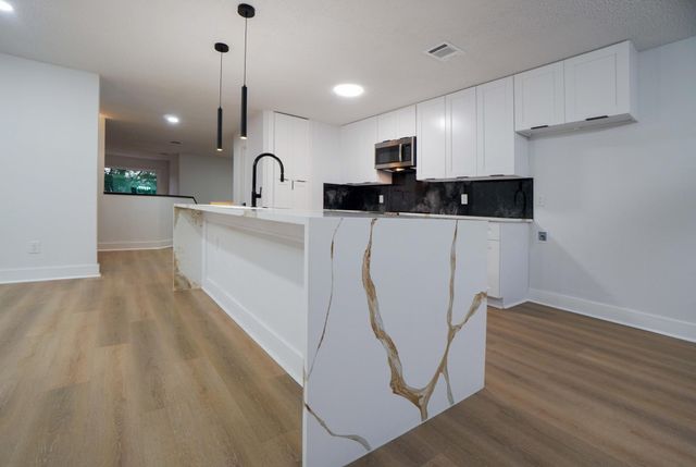 3510 Bellaire Boulevard, Houston, TX 77025