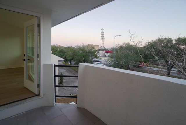 3510 Bellaire Boulevard, Houston, TX 77025