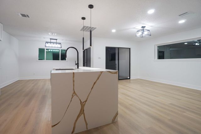 3510 Bellaire Boulevard, Houston, TX 77025