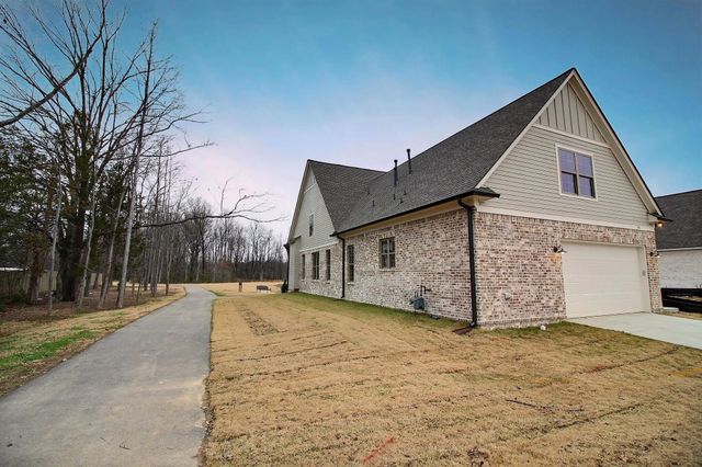 540 VALLEY FORGE LN, Rossville, TN 38066