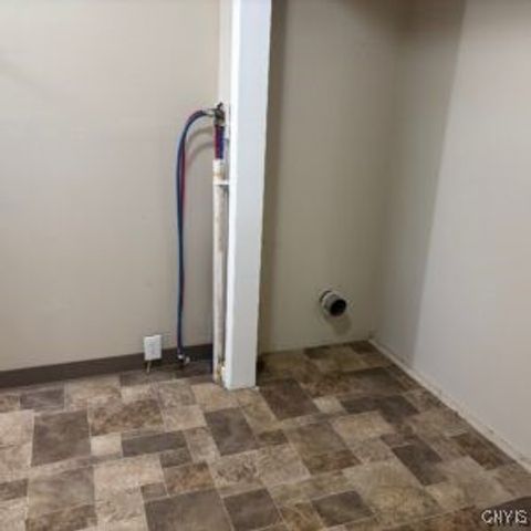 59 Montgomery Street, Parish, NY 13131