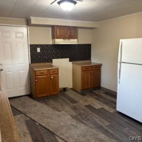 59 Montgomery Street, Parish, NY 13131