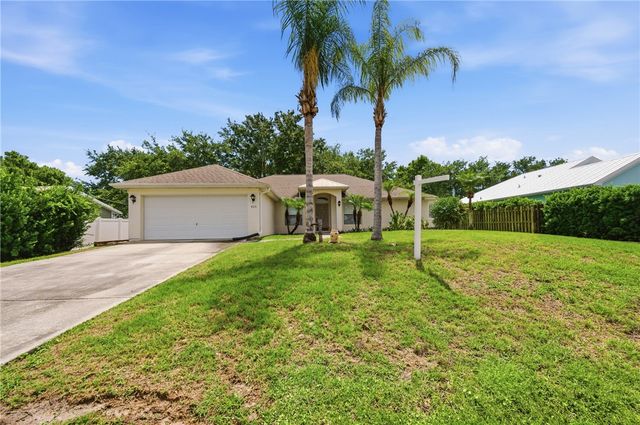 425 Oak Street, Sebastian, FL 32958
