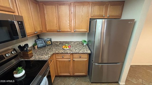 5757 W EUGIE Avenue 1077, Glendale, AZ 85304
