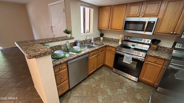 5757 W EUGIE Avenue 1077, Glendale, AZ 85304