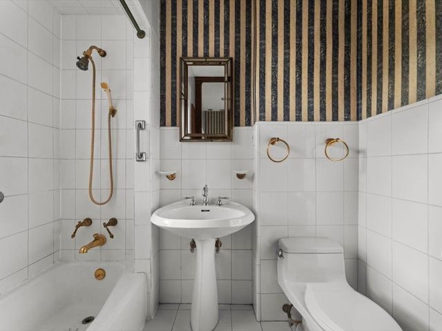 26 Beaufort Road 2, Boston, MA 02130