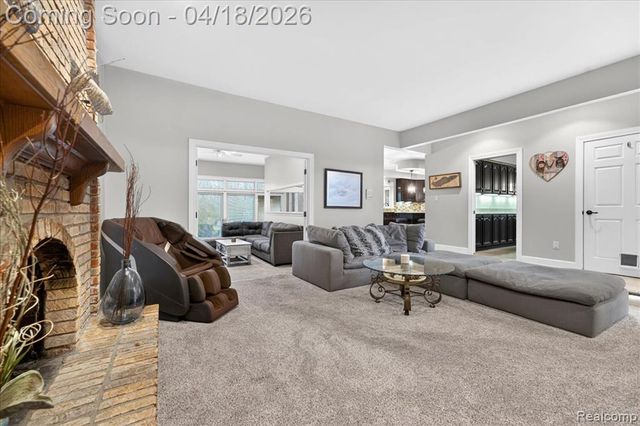 8657 Marquette Drive, Grosse Ile, MI 48138