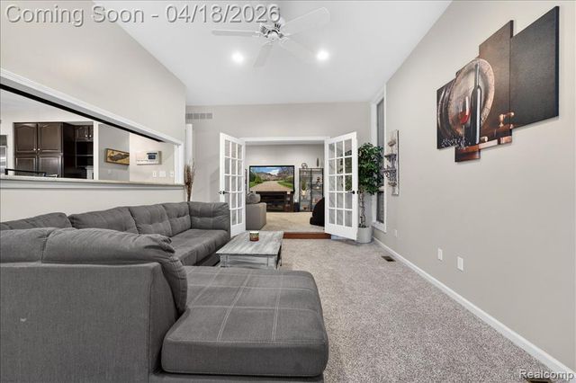 8657 Marquette Drive, Grosse Ile, MI 48138
