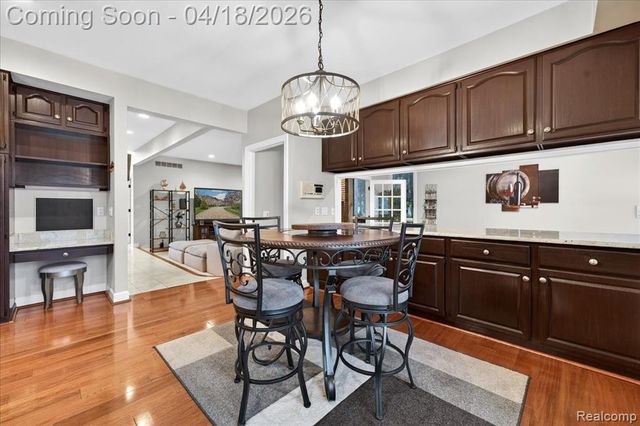 8657 Marquette Drive, Grosse Ile, MI 48138
