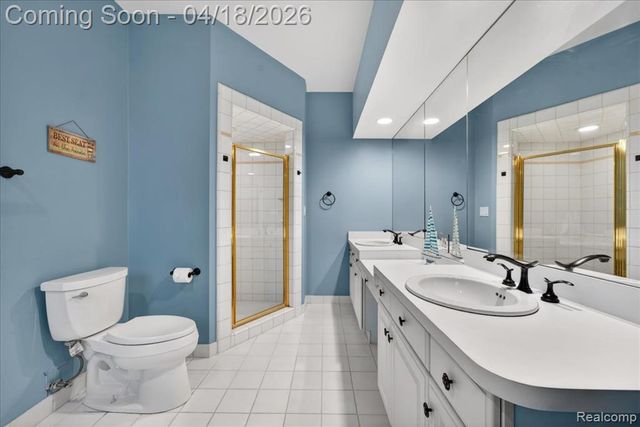 8657 Marquette Drive, Grosse Ile, MI 48138