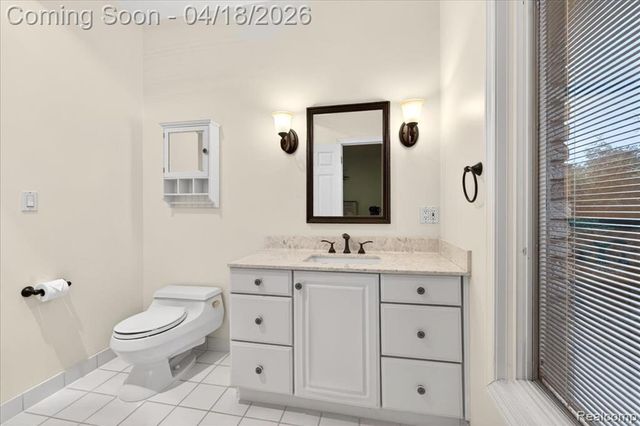 8657 Marquette Drive, Grosse Ile, MI 48138