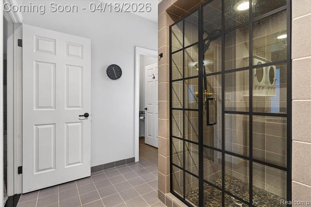 8657 Marquette Drive, Grosse Ile, MI 48138