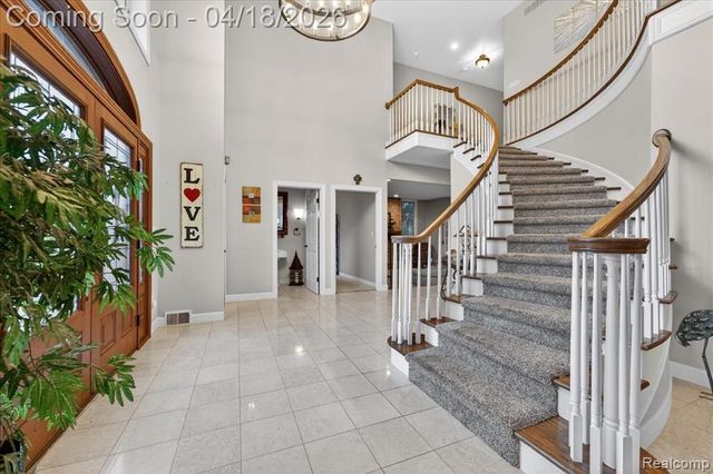 8657 Marquette Drive, Grosse Ile, MI 48138