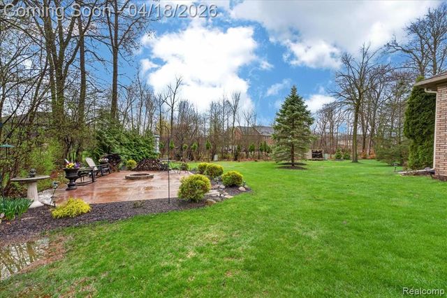 8657 Marquette Drive, Grosse Ile, MI 48138