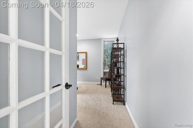 8657 Marquette Drive, Grosse Ile, MI 48138