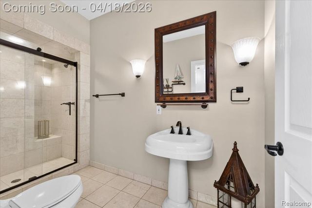 8657 Marquette Drive, Grosse Ile, MI 48138